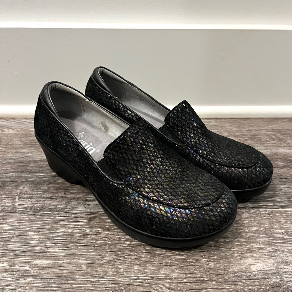 Alegria Emma Black Leather Iridescent Snakeskin Wedge Loafers in EU Size 39/US 9